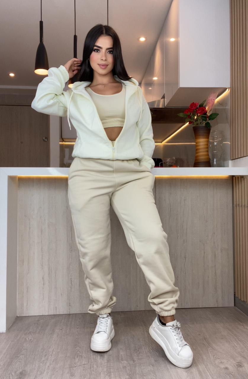 Conjunto sudadera love