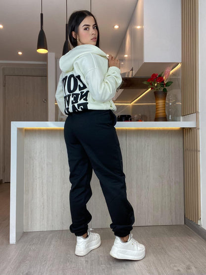 Conjunto sudadera love